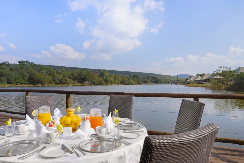 malaria-free luxury safari with Hippo Lakes